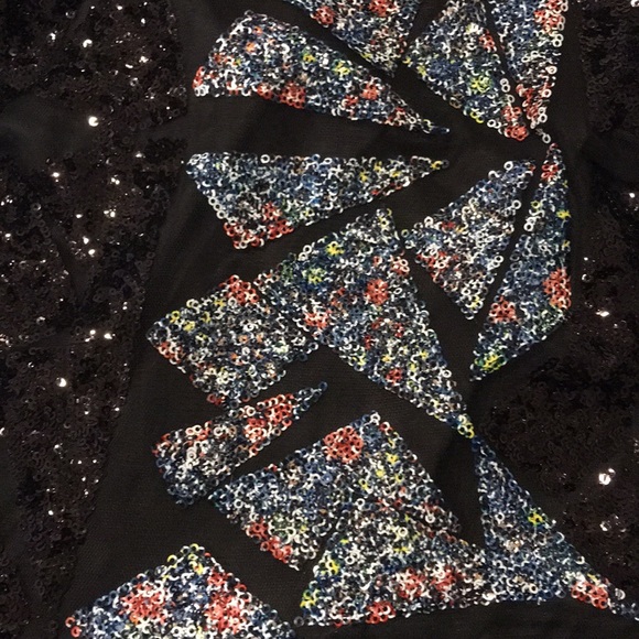 ASTR Sequin Top - Picture 2 of 4